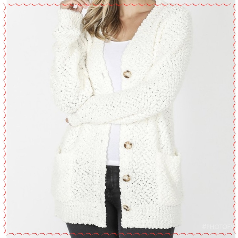 🌟🆕CUDDLY SNOW WHITE BUTTONUP POPCORN SWEATER NWT